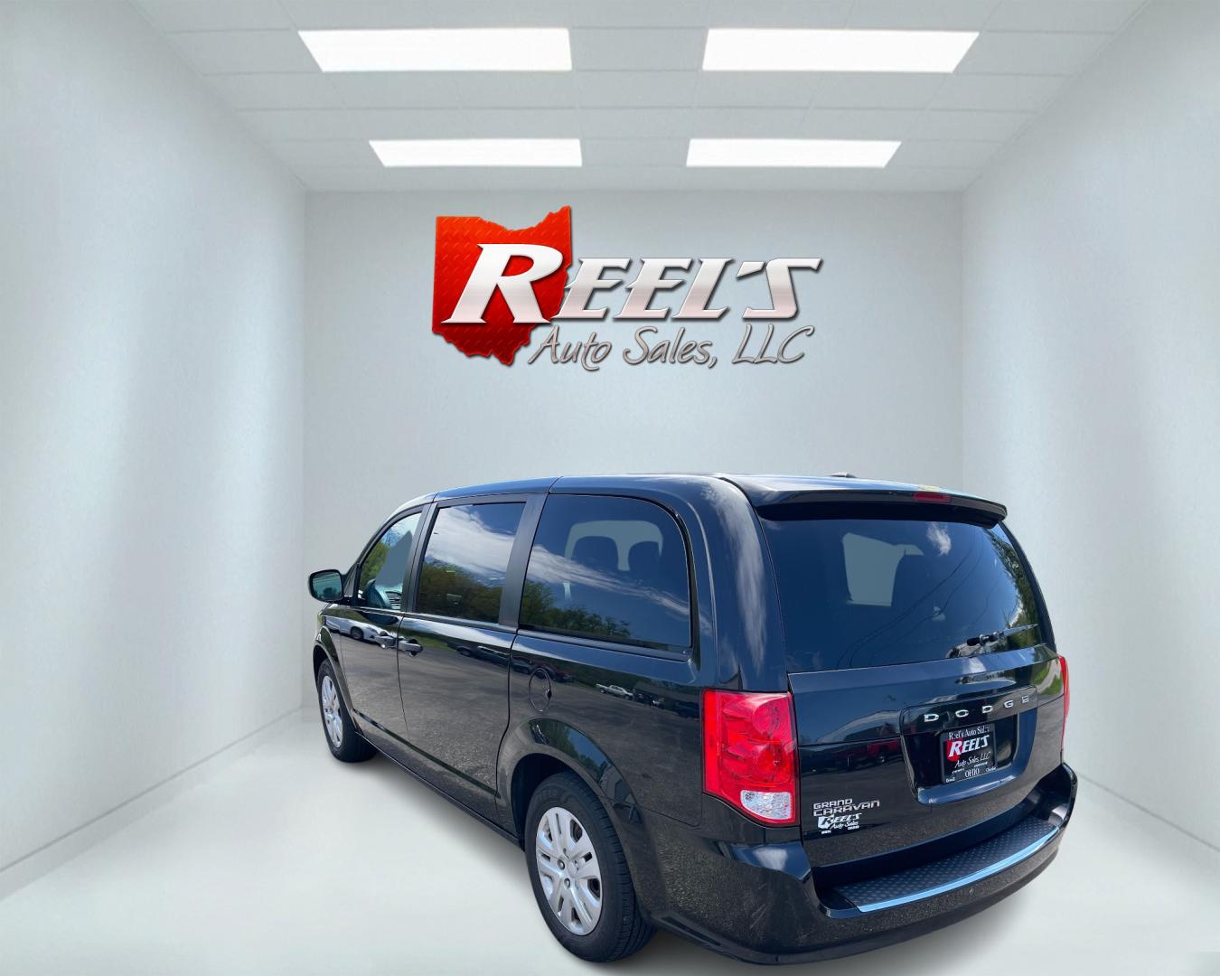 2019 Black /Black Dodge Grand Caravan SE (2C4RDGBG6KR) with an 3.6L V6 DOHC 24V engine, 6A transmission, located at 547 E. Main St., Orwell, OH, 44076, (440) 437-5893, 41.535435, -80.847855 - Photo#6